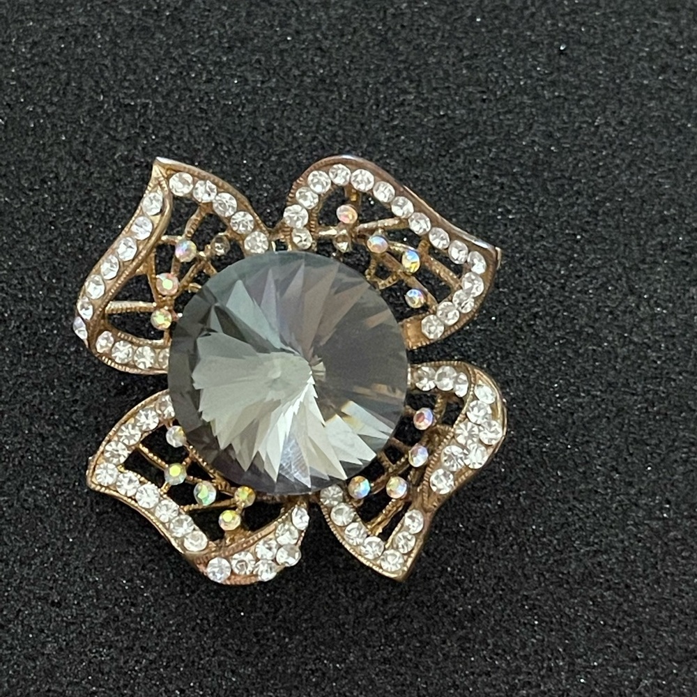 Rhinestone Brooch Pin - Picture 2 of 6